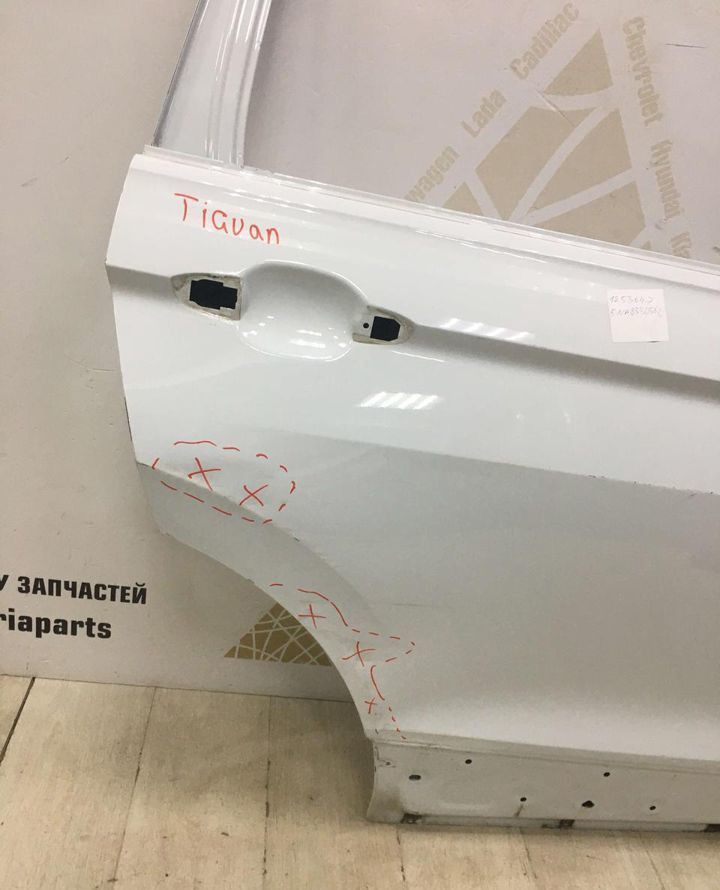 Дверь задняя правая Volkswagen Tiguan 2 2016 oem 5NA833056J Дверь задняя правая Volkswagen Tiguan 2 2016 oem 5NA833056J