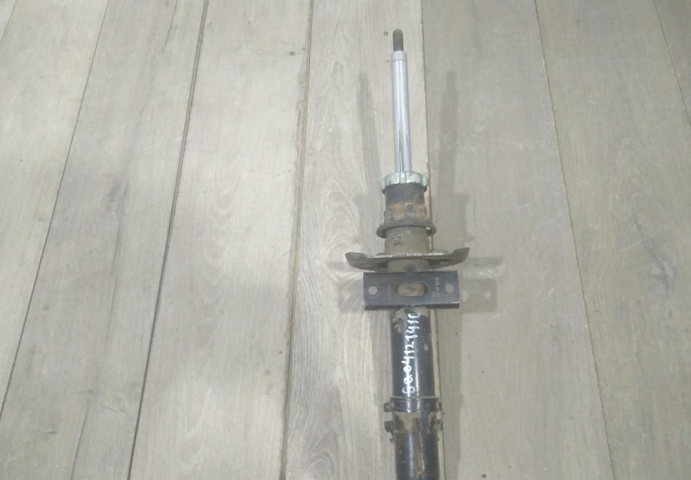 Амортизатор передний бу Skoda Fabia 2 OEM 6Q0412141C Амортизатор передний бу Skoda Fabia 2 OEM 6Q0412141C