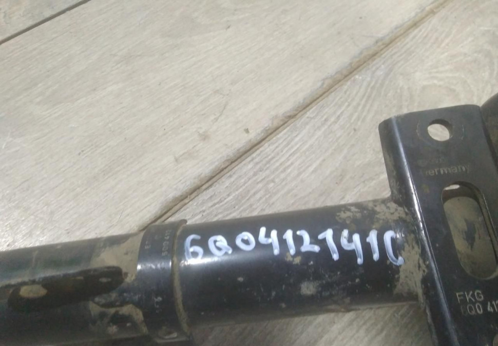 Амортизатор передний бу Skoda Fabia 2 OEM 6Q0412141C Амортизатор передний бу Skoda Fabia 2 OEM 6Q0412141C