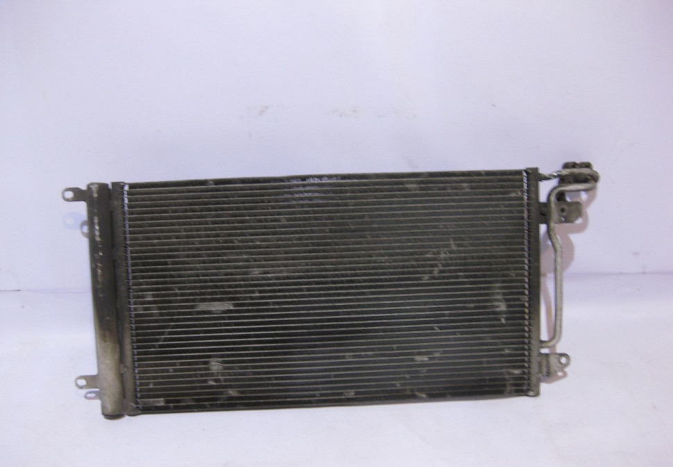 Радиатор кондиционера Volkswagen Polo (скл-3)