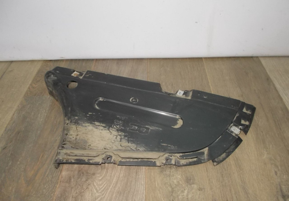 Защита заднего бампера правая бу BMW 4 F32 OEM 51757260770 Защита заднего бампера правая бу BMW 4 F32 OEM 51757260770