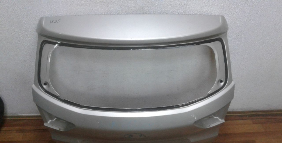 Крышка багажника Hyundai Creta oem 73700M0000 (мал. вмятина) (скл-3)