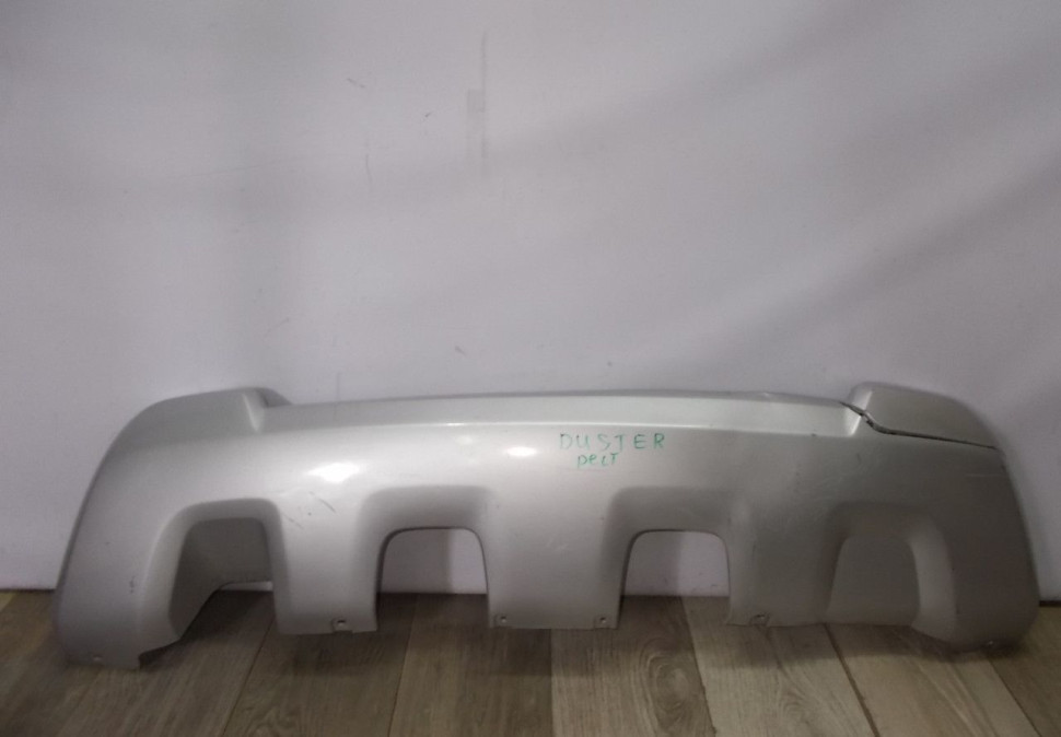 Накладка заднего бампера бу Renault Duster рестайлинг OEM 850706023R