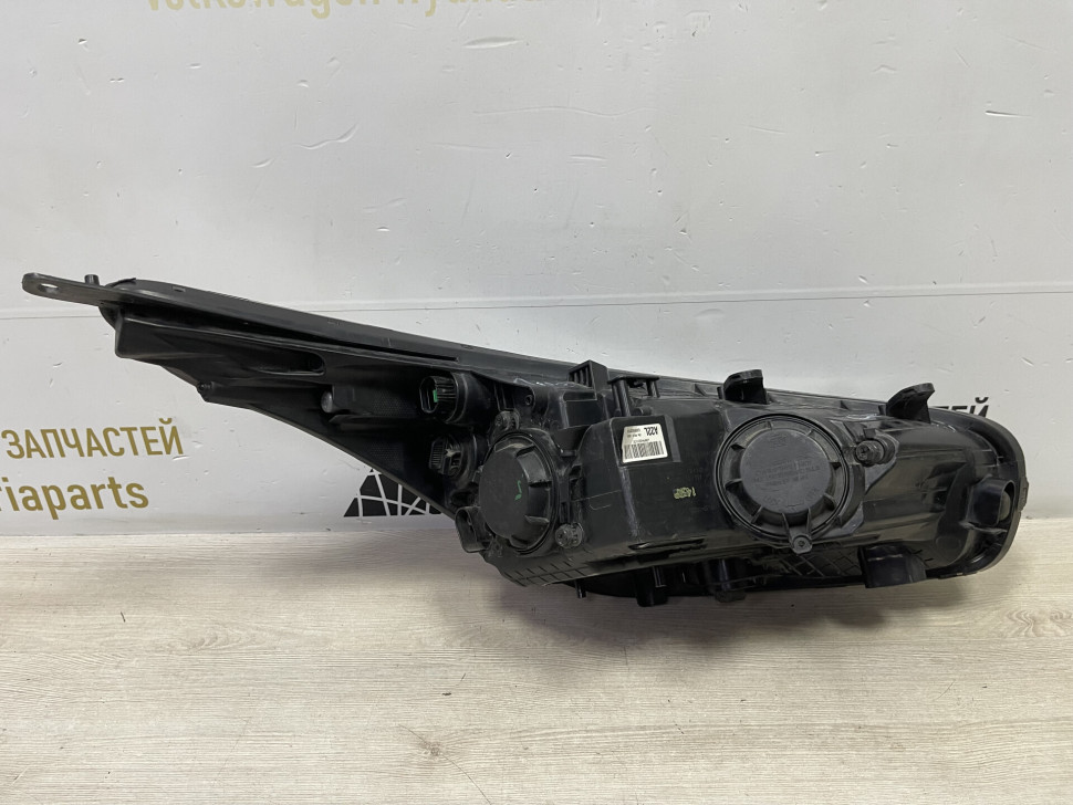 Фара левая Kia Ceed 2 JD OEM 92101A2220 Фара левая Kia Ceed 2 JD OEM 92101A2220