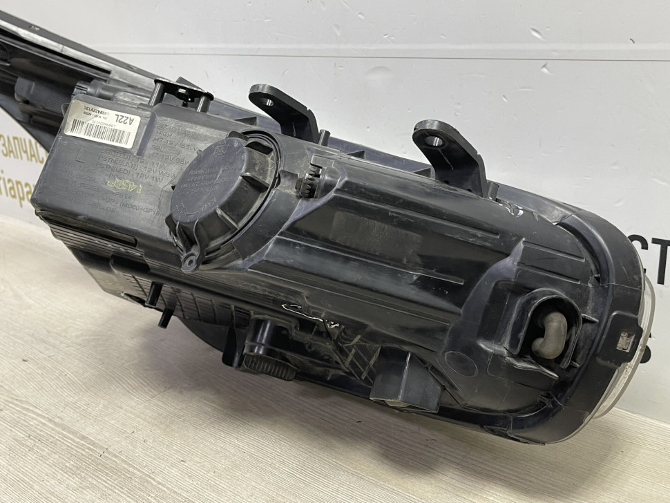 Фара левая Kia Ceed 2 JD OEM 92101A2220 Фара левая Kia Ceed 2 JD OEM 92101A2220