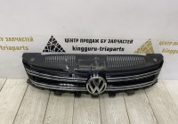 Решетка радиатора Volkswagen Tiguan 1 рестайлинг OEM 5N0853653E