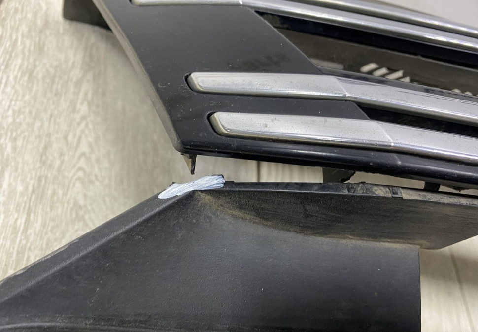 Решетка радиатора Volkswagen Tiguan 1 рестайлинг OEM 5N0853653E Решетка радиатора Volkswagen Tiguan 1 рестайлинг OEM 5N0853653E