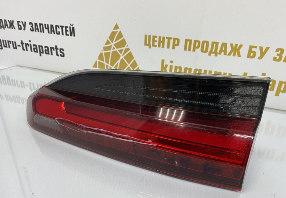 Фонарь правый внутренний BMW X4 G02 OEM 63217433798