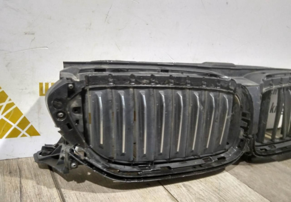 Заслонка решетки (жалюзи) бу BMW 5 G30 OEM 51747474368