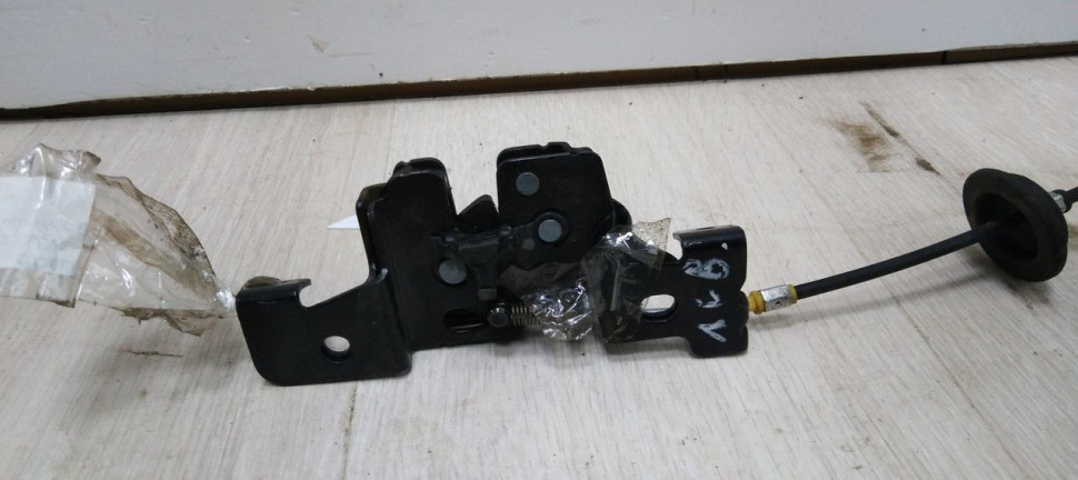 Замок спинки сиденья левый Kia Cerato 2 09-13 oem 897301M000