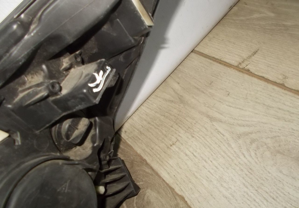 Фара правая бу Renault Kaptur OEM 260102366R Фара правая бу Renault Kaptur OEM 260102366R