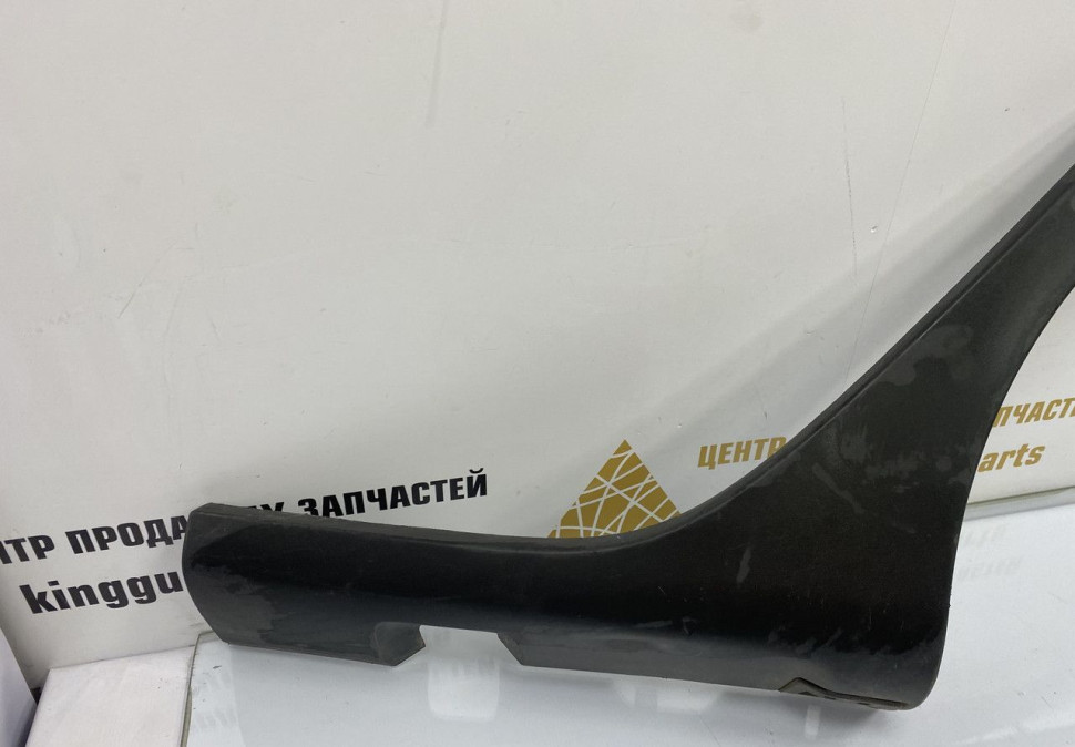 Молдинг крыла задний левый Renault Sandero 2 OEM 788A30590R