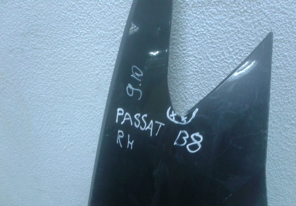 Крыло переднее правое Volkswagen Passat B6 (05 - 10) oem 3C0821022 (мал.вмятина )