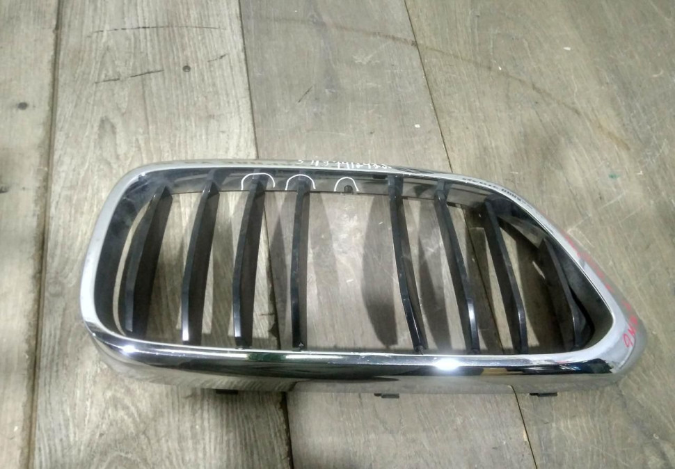 Молдинг решетки радиатора правый бу BMW 6 G32 OEM 51137412422