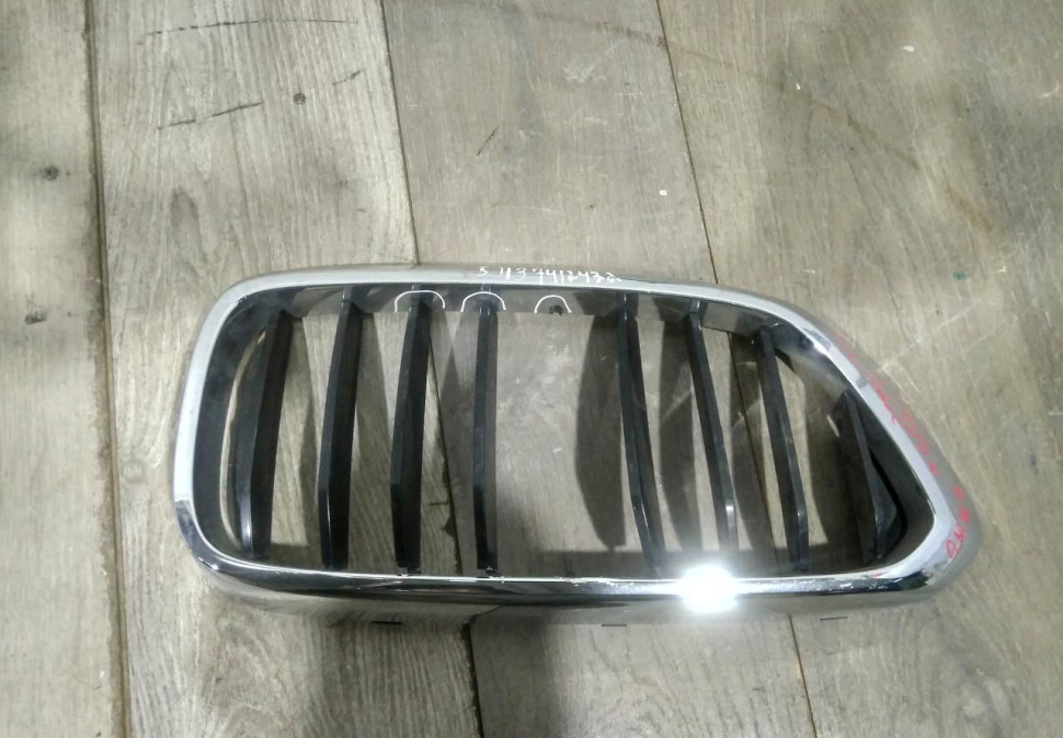 Молдинг решетки радиатора правый бу BMW 6 G32 OEM 51137412422 Молдинг решетки радиатора правый бу BMW 6 G32 OEM 51137412422
