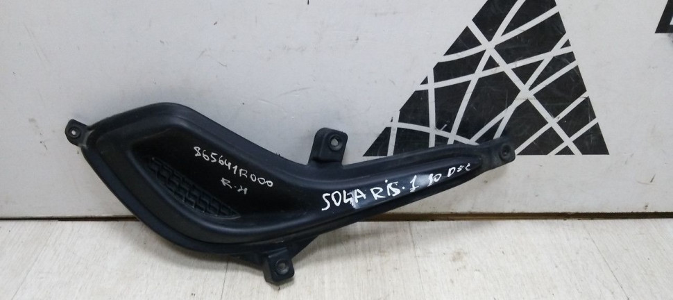 Заглушка ПТФ правая Hyundai Solaris дорестайл (10-14) oem 865641r000