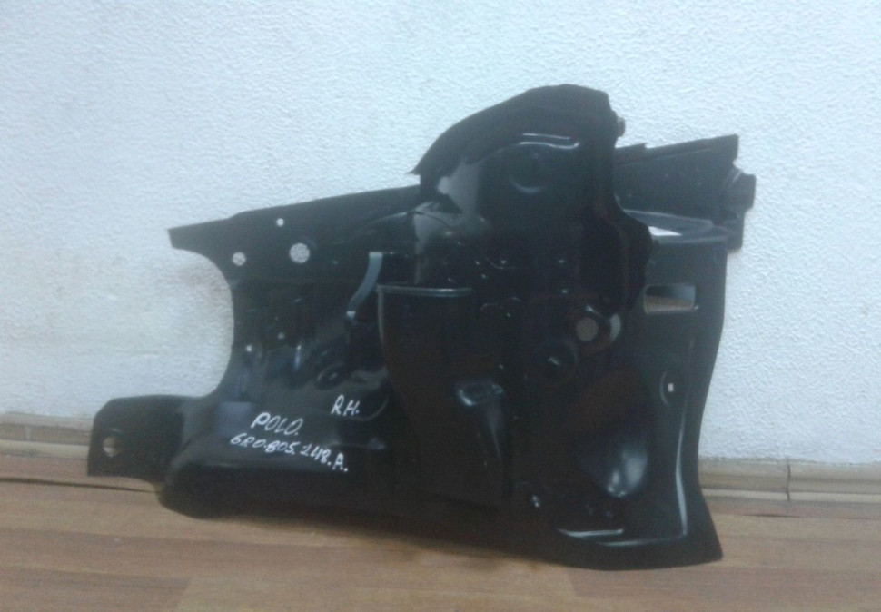 Колесная арка брызговик ланжерона (без лонжерона) правый Volkswagen Polo (09>) oem 6r0805148