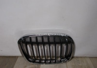 Решетка радиатора правая бу BMW X1 F48 OEM 51117383364