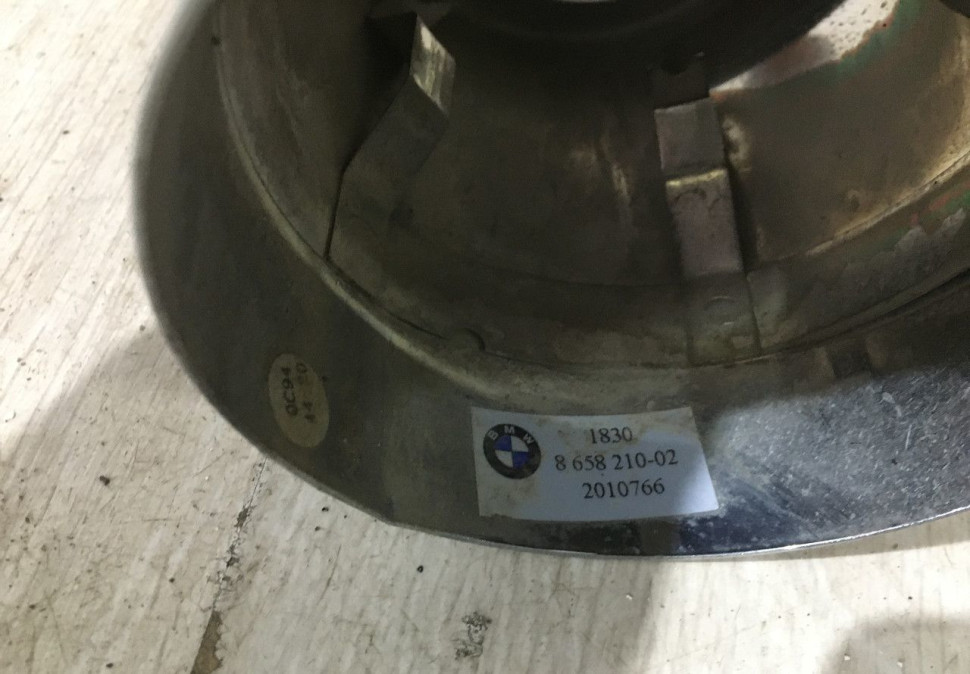 Насадка глушителя BMW X3 G01 OEM 18308658210 Насадка глушителя BMW X3 G01 OEM 18308658210