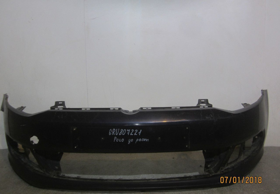 Бампер передний Volkswagen Polo (09-15) до рест (трещина) oem 6ru807221 (скл-3)