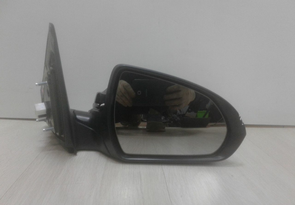 Зеркало правое Hyundai Elantra 6 oem 87620f2040 (слом.часть)( без крышки)
