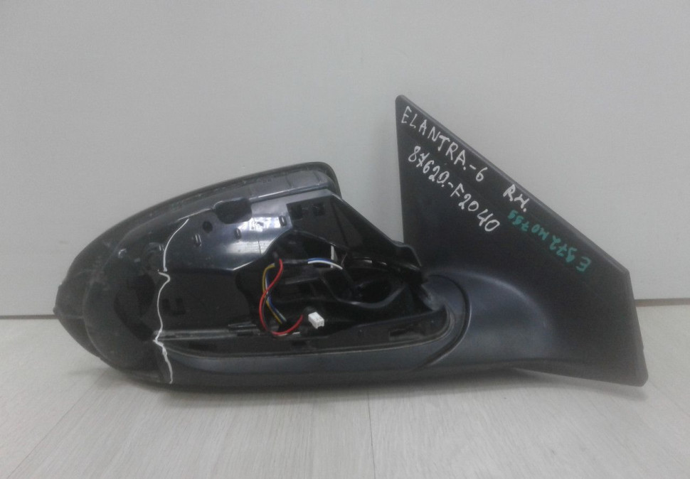 Зеркало правое Hyundai Elantra 6 oem 87620f2040 (слом.часть)( без крышки) Зеркало правое Hyundai Elantra 6 oem 87620f2040 (слом.часть)( без крышки)