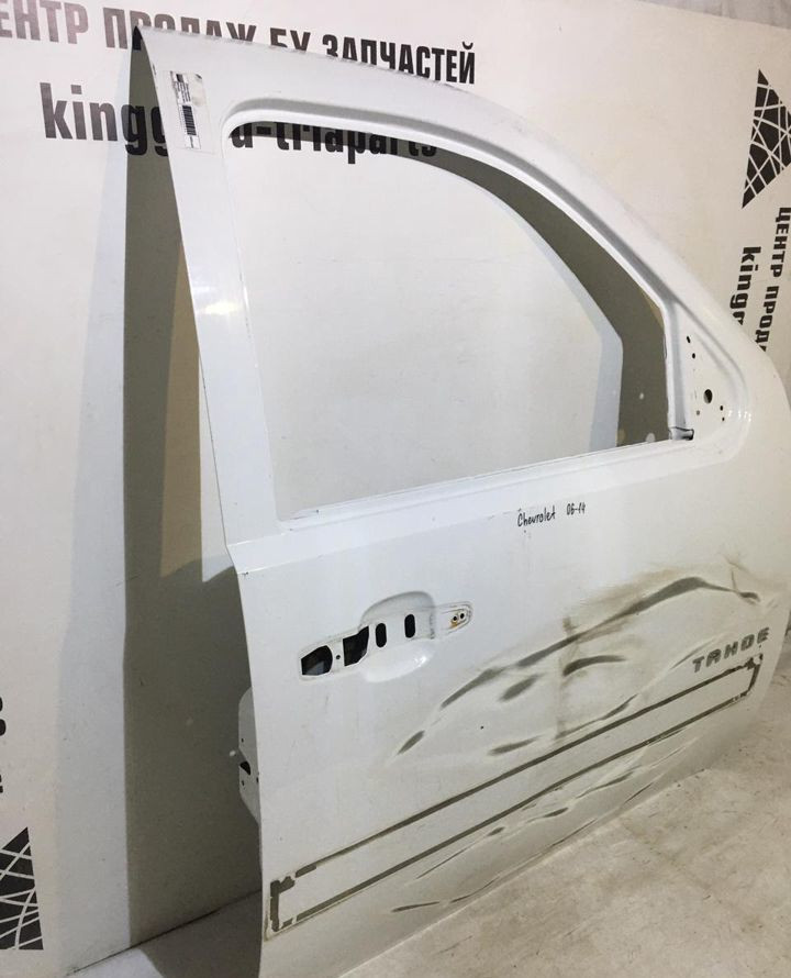 Дверь передняя правая Chevrolet Tahoe (06-14) мал. вмятина (скл-3) Дверь передняя правая Chevrolet Tahoe (06-14) мал. вмятина (скл-3)