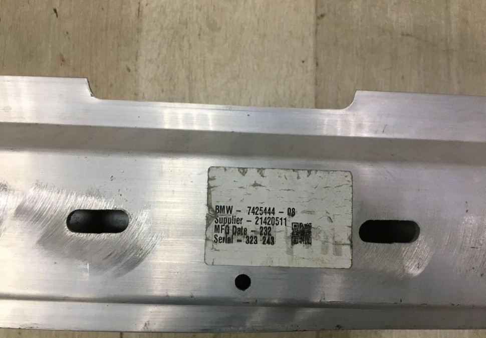 Усилитель заднего бампера BMW X7 G07 OEM 51127425444 Усилитель заднего бампера BMW X7 G07 OEM 51127425444