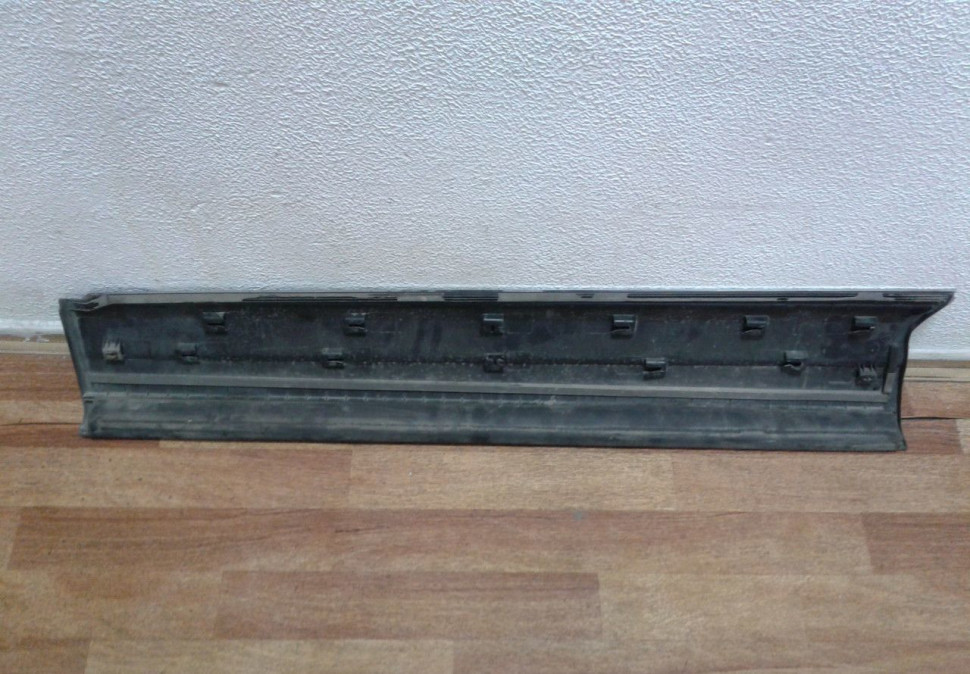 Молдинг двери передний правый Volkswagen Tiguan (11-16) oem 5n0854940