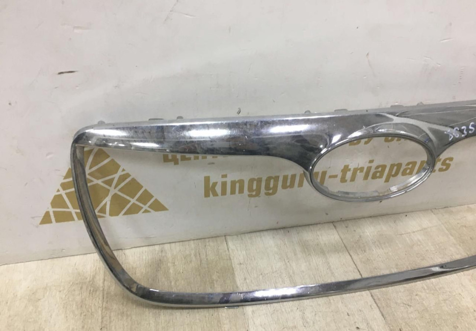 Молдинг решетки радиатора Hyundai Santa Fe 2 рестайлинг 2009 OEM 863522B710 Молдинг решетки радиатора Hyundai Santa Fe 2 рестайлинг 2009 OEM 863522B710