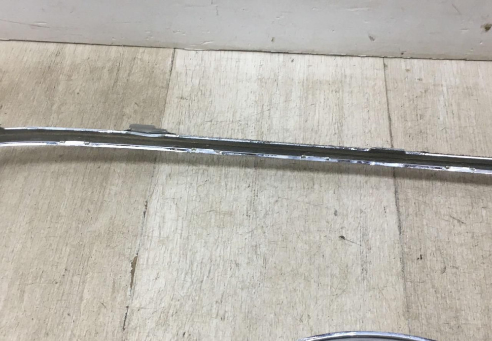 Молдинг решетки радиатора Hyundai Santa Fe 2 рестайлинг 2009 OEM 863522B710 Молдинг решетки радиатора Hyundai Santa Fe 2 рестайлинг 2009 OEM 863522B710