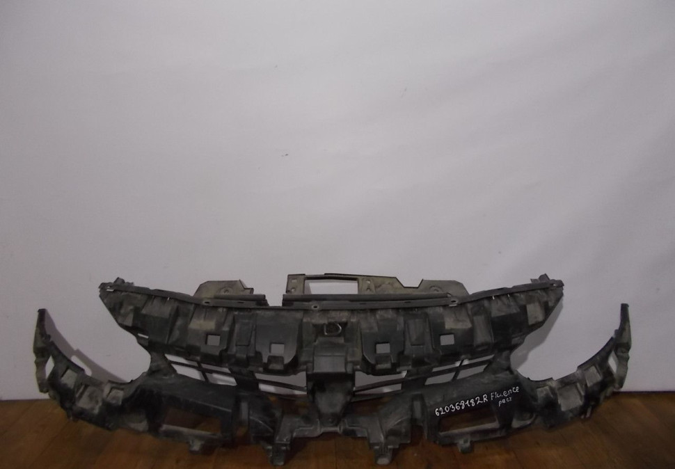 Скраб переднего бампера бу Renault Fluence рестайлинг OEM 620368182R