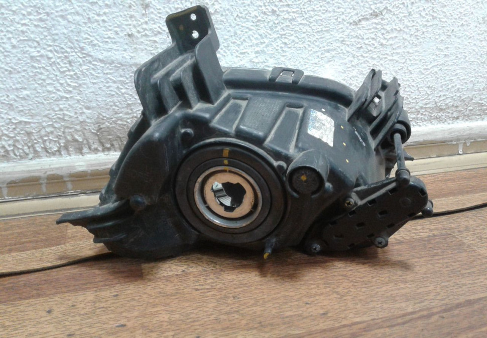 Птф левая Hyundai Tucson 3 (слом. 3 крепл.) oem 92201d7000