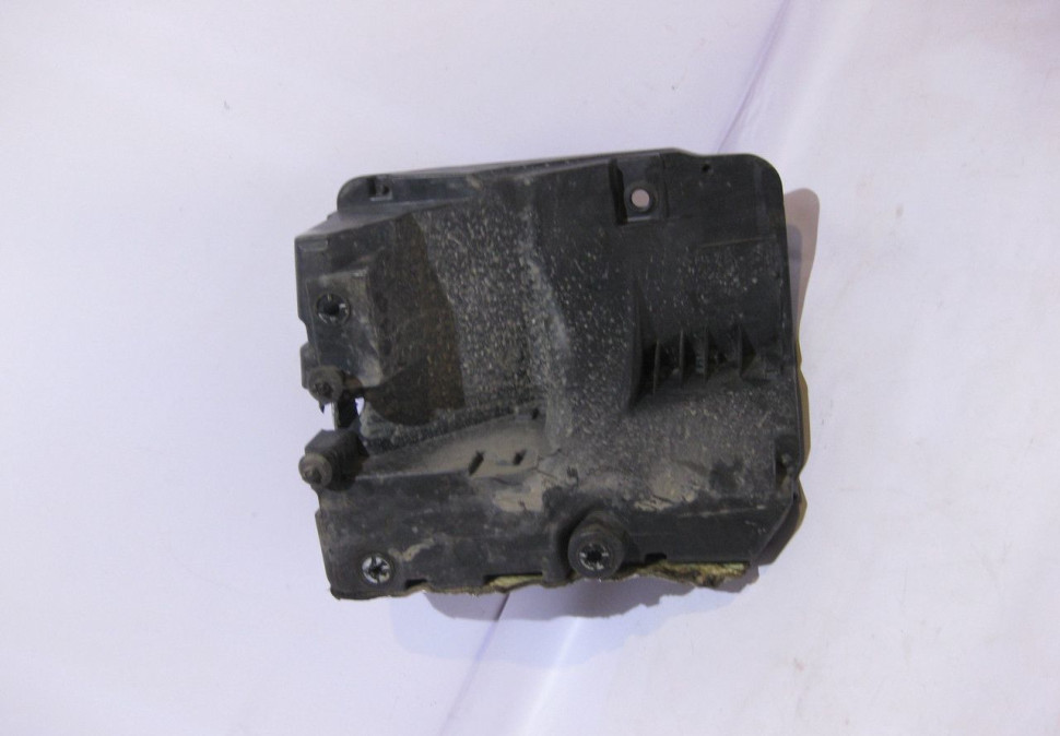 Корпус блока предохранителей нижний Volkswagen Transporter T5 (слом. часть) oem 7e0907296a (скл-3) Корпус блока предохранителей нижний Volkswagen Transporter T5 (слом. часть) oem 7e0907296a (скл-3)