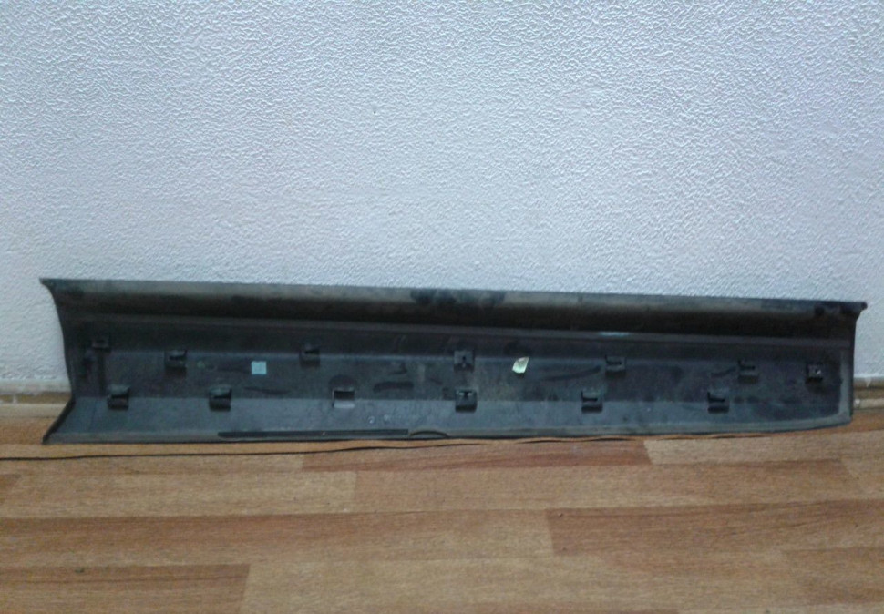 Молдинг двери передний правый Volkswagen Tiguan (11>) oem 5n0854940