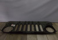 Решетка радиатора бу Jeep Wrangler OEM 5NB84TRM