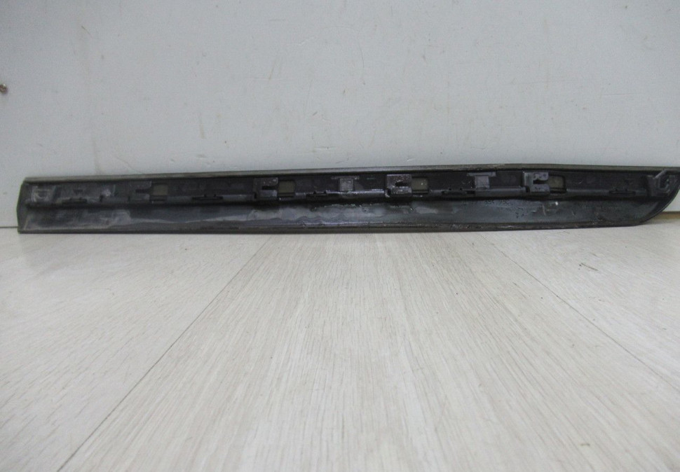 Молдинг двери передний левый Volkswagen Passat B8 oem 3g0854950 (деф) Молдинг двери передний левый Volkswagen Passat B8 oem 3g0854950 (деф)