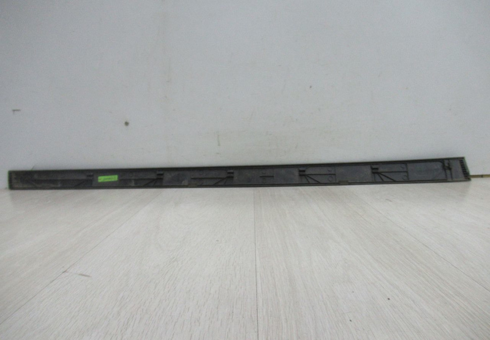 Накладка двери передней правой Hyundai Tucson 3 (15>) oem 87722d7000