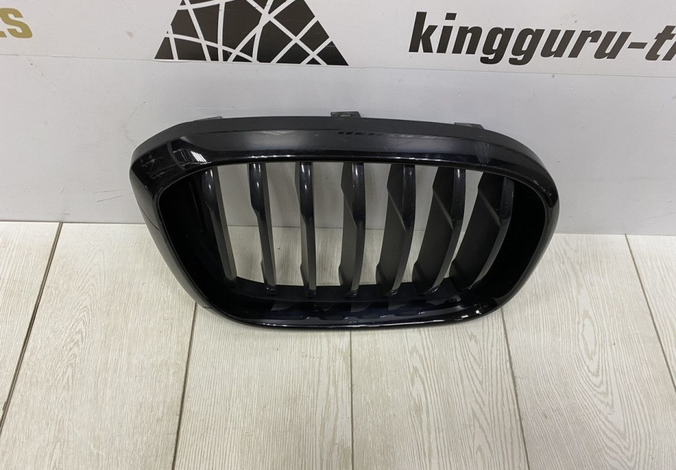 Решетка радиатора правая BMW X3 G01 OEM 51137464920