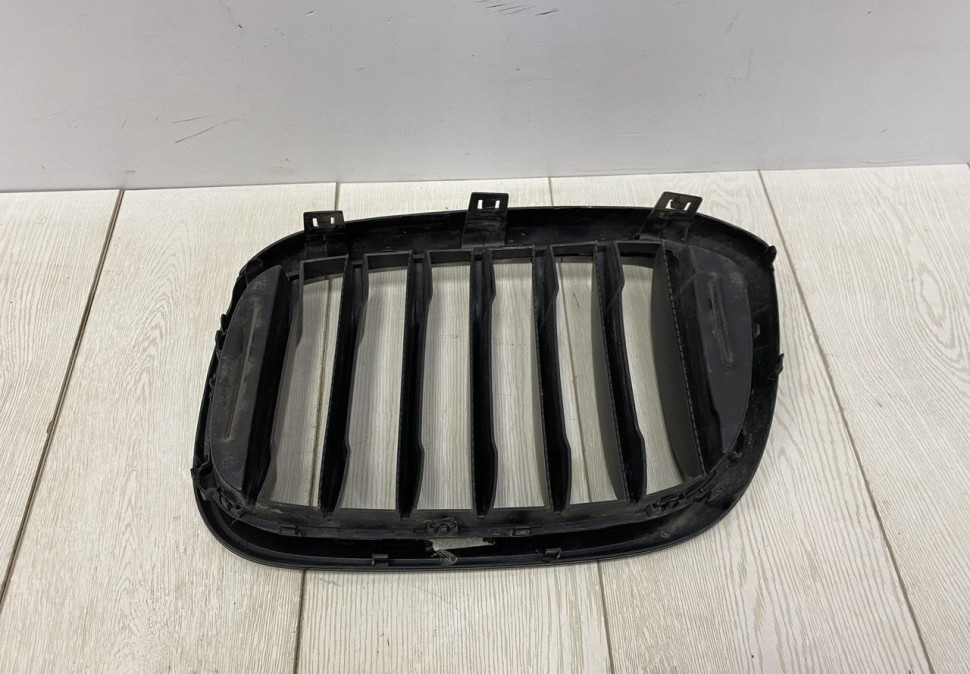 Решетка радиатора правая BMW X3 G01 OEM 51137464920