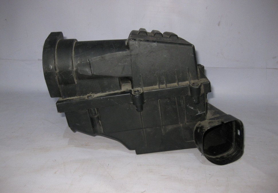 Корпус воздушного фильтра Volkswagen Tiguan 2 oem 1k0129620d (скл-3)