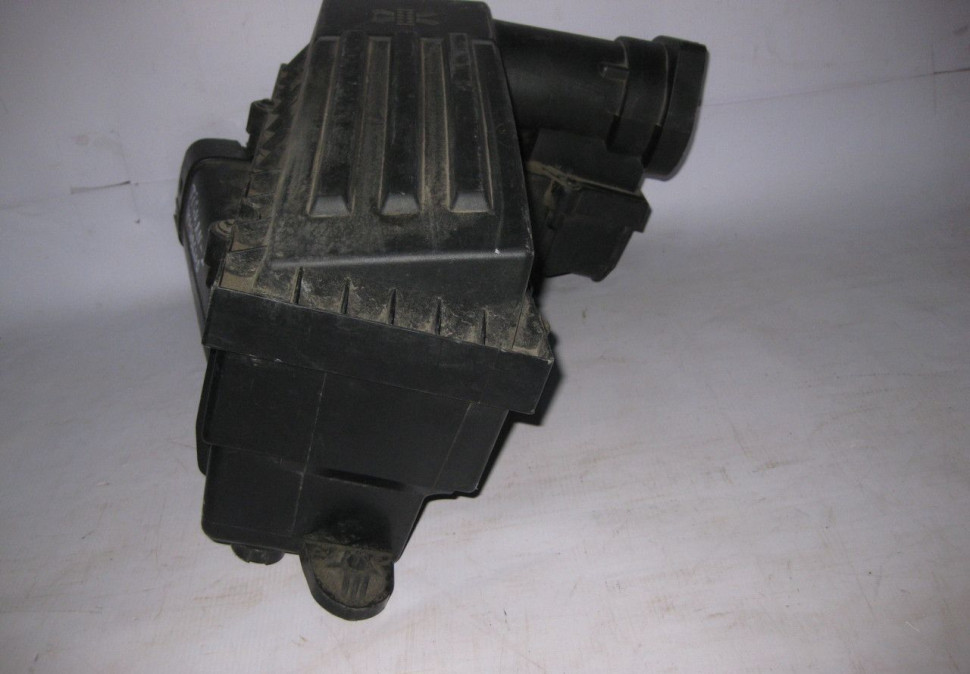 Корпус воздушного фильтра Volkswagen Tiguan 2 oem 1k0129620d (скл-3)