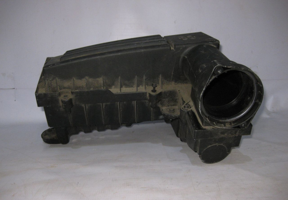 Корпус воздушного фильтра Volkswagen Tiguan 2 oem 1k0129620d (скл-3)