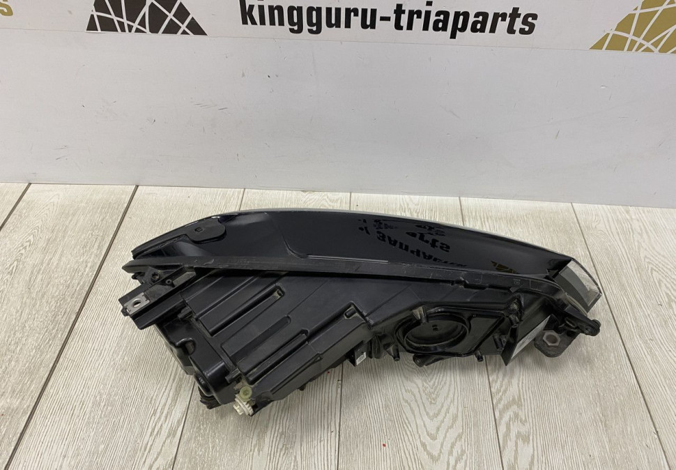 Фара левая Volkswagen Golf 7 LED рестайлинг 2017 OEM 5G1941035