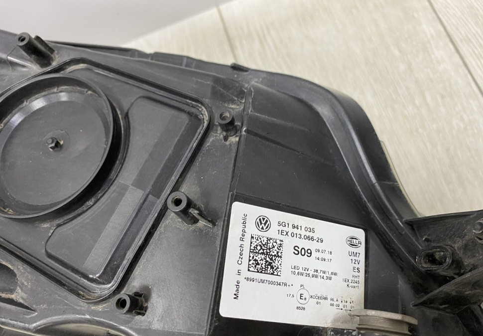 Фара левая Volkswagen Golf 7 LED рестайлинг 2017 OEM 5G1941035