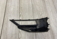 Решетка птф правая Volkswagen Tiguan 2 дорест 2016-2020 oem 5NA853212A