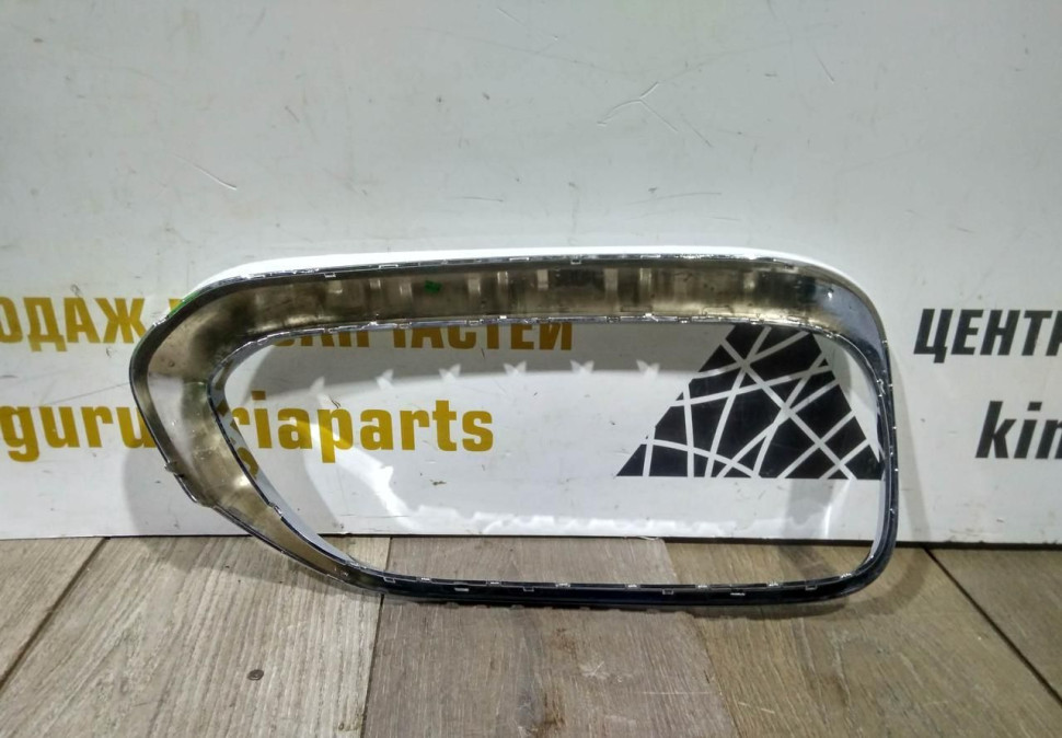 Молдинг решетки радиатора левая бу BMW 5 G30 OEM 51137473691 Молдинг решетки радиатора левая бу BMW 5 G30 OEM 51137473691