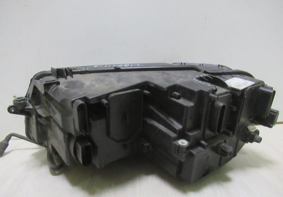 Фара правая (LED) Volkswagen Tiguan 2 oem 5NB941036B (слом.2крепл) Фара правая (LED) Volkswagen Tiguan 2 oem 5NB941036B (слом.2крепл)