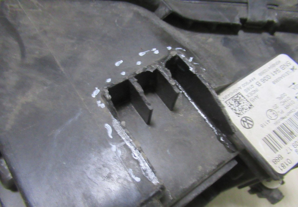 Фара правая (LED) Volkswagen Tiguan 2 oem 5NB941036B (слом.2крепл) Фара правая (LED) Volkswagen Tiguan 2 oem 5NB941036B (слом.2крепл)