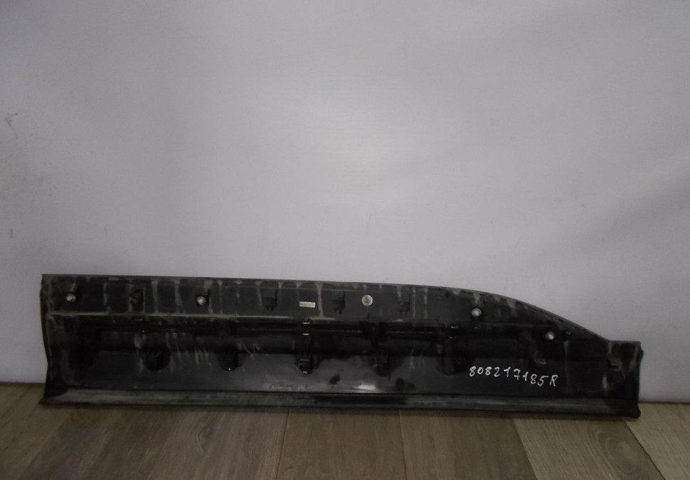 Молдинг передней левой двери бу Renault Koleos 2 OEM 808217185R Молдинг передней левой двери бу Renault Koleos 2 OEM 808217185R